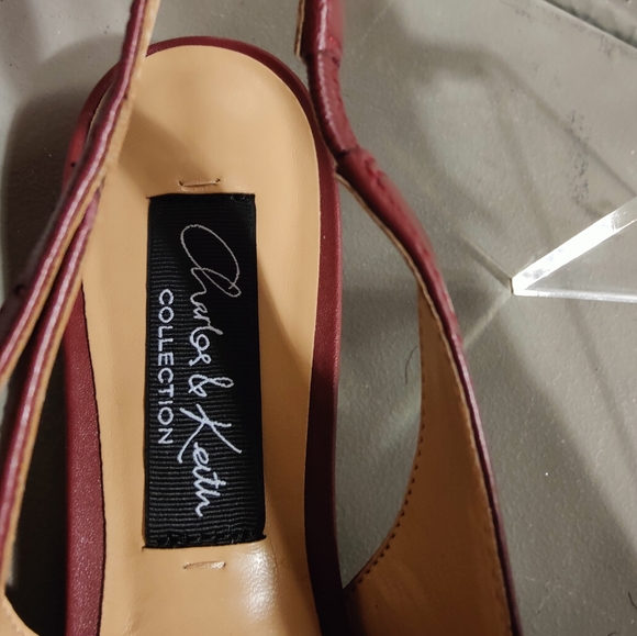 Charles and Keith flats - Picture 2 of 5